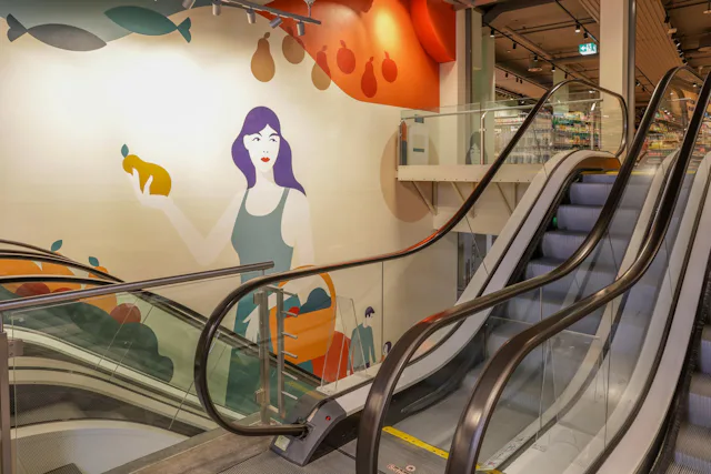 Für das besondere Ambiente sorgen Wandgemälde.