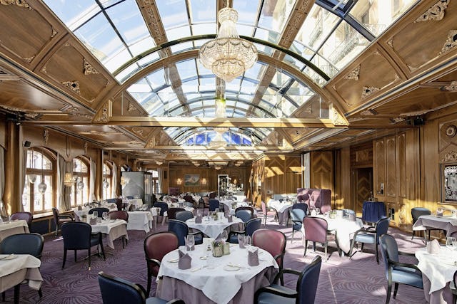 Grand Hotel mit Stil. Das Restaurant Lusi erinnert an einen Ballsaal der Belle Epoque.