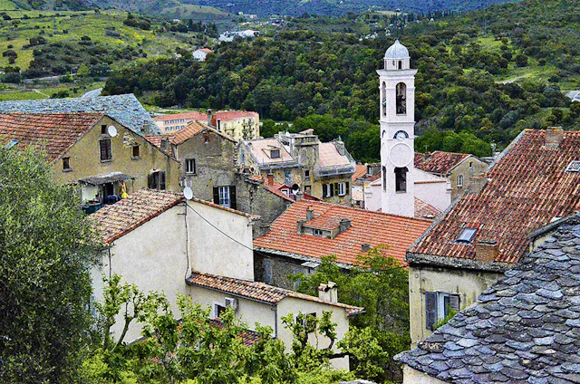 Die ehemalige Hauptstadt Corte eignet sich gut als Ausgangspunkt für Wanderungen.