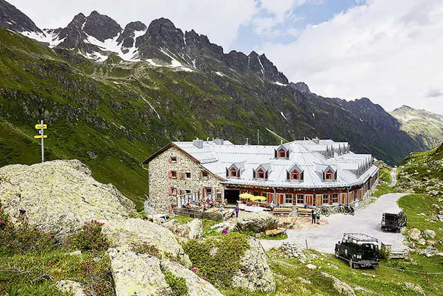 Speisen mit Aussicht: Die Jamtalhütte liegt südlich von Galtür auf 2165 Metern über Meer. Bereits seit vier Generationen wird sie von der Familie Lorenz geführt.