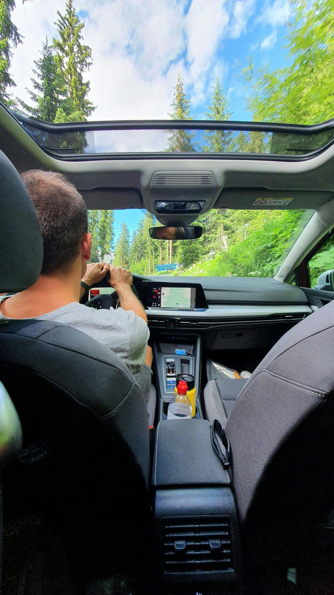 «Fast wie im Cabrio. Aber auch bei geschlossenem Panaorama-Schiebedach entsteht eine wunderschöne Lichtsituation im Innenraum - sogar wenn die Sonne n...