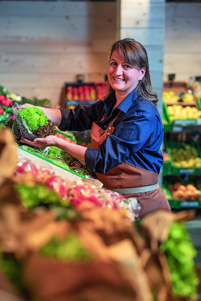 Für File Gjokaj ist Geschäftsführerin im Coop Marktgass Bern und begeistert von ihrer Aufgabe.