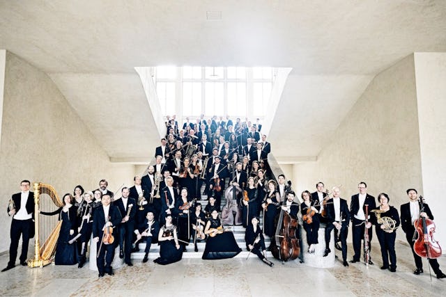 Das Lichtspektakel wird gemeinsam mit dem Sinfonieorchester Basel den Roche Tower vom 28. September bis 1. Oktober zu neuem Leben erwecken.