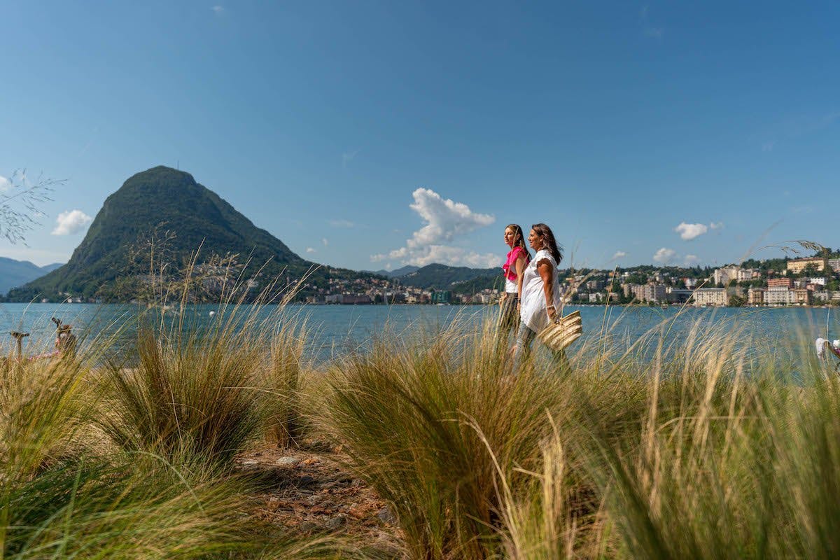 Und wer es doch nicht so sportlich mag, kann am Seeufer spazieren gehen oder in der Altstadt von Lugano shoppen.
