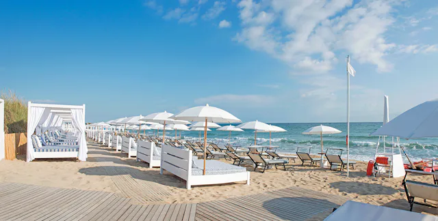 Traumhafte Strände: «Masseria Torre Coccaro» mit Beachclub und 9-Loch-Golfplatz.