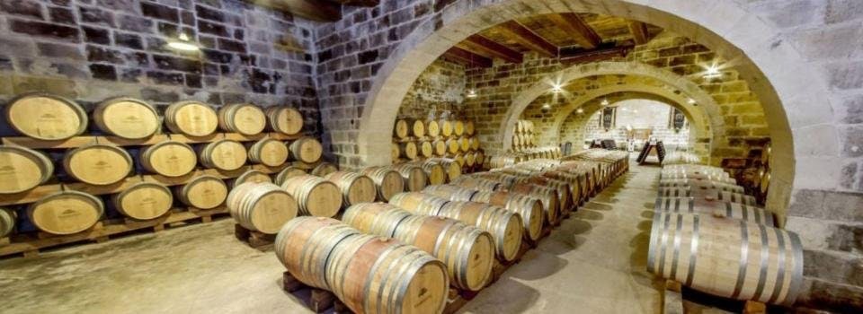 Ein persönliche Weinprobe in einem der Weinkeller ist ein echtes Erlebnis.