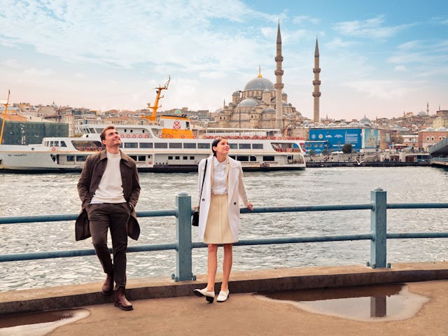 Yeni Cami in Eminönü ist eines der beliebtesten historischen Gebäude in Istanbul und ist ein absolutes Must für alle Reisenden.