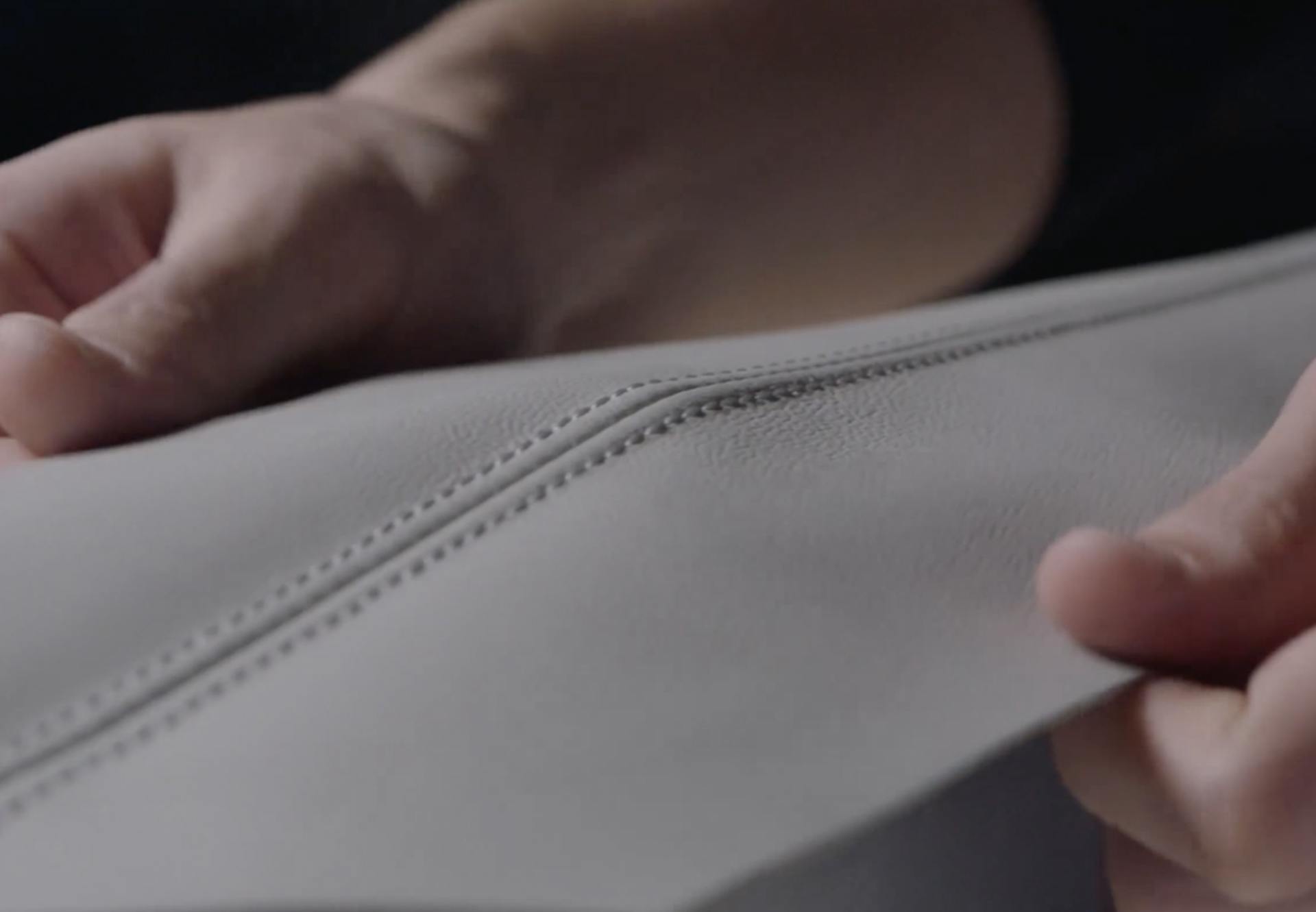 ... vereint die japanische Handarbeitskunst mit modernen Elementen ...