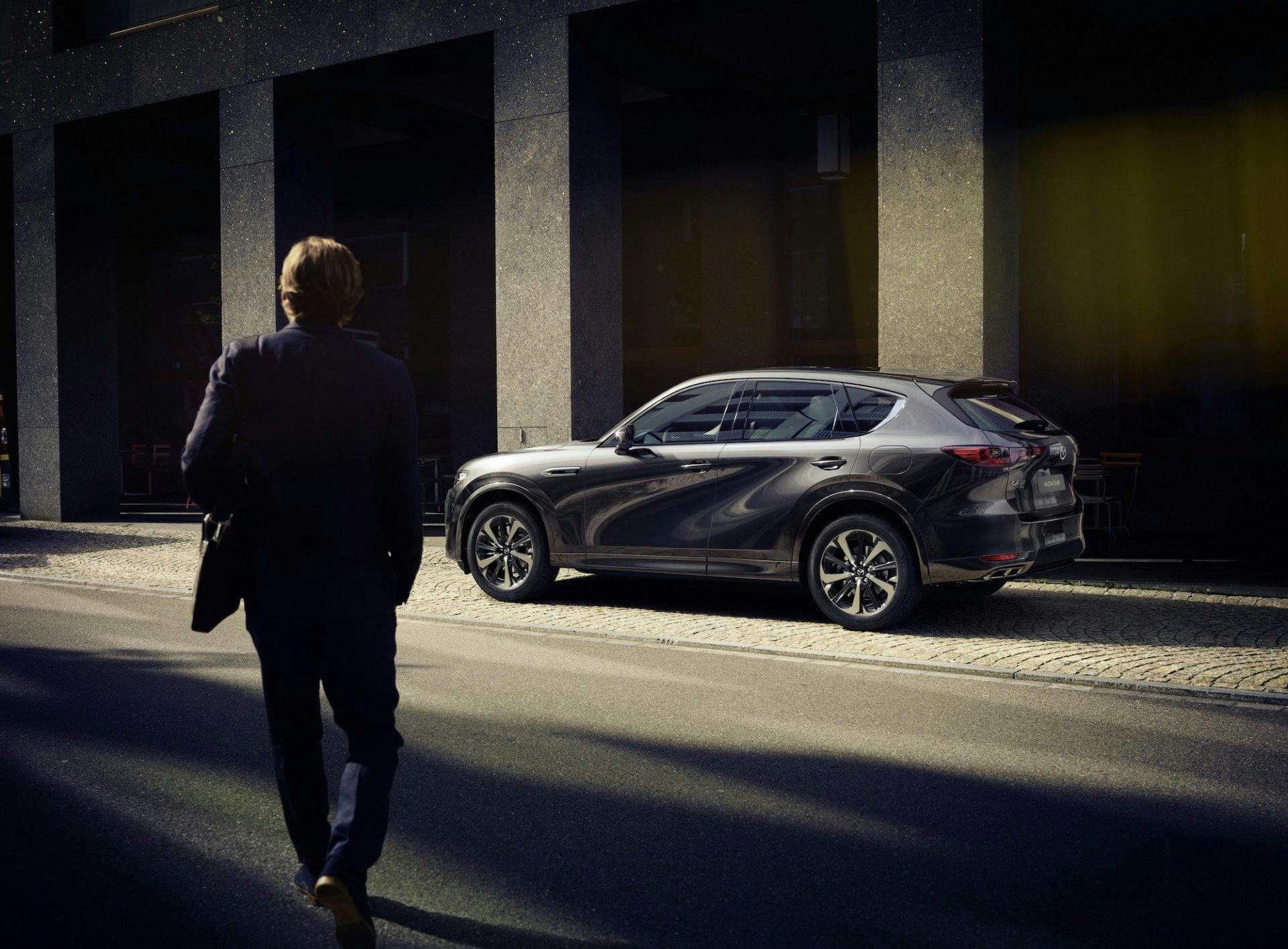 Der elegante, dynamische Look des neuen Mazda CX-60 ist die jüngste, intelligente Weiterentwicklung des Kodo-Designs.