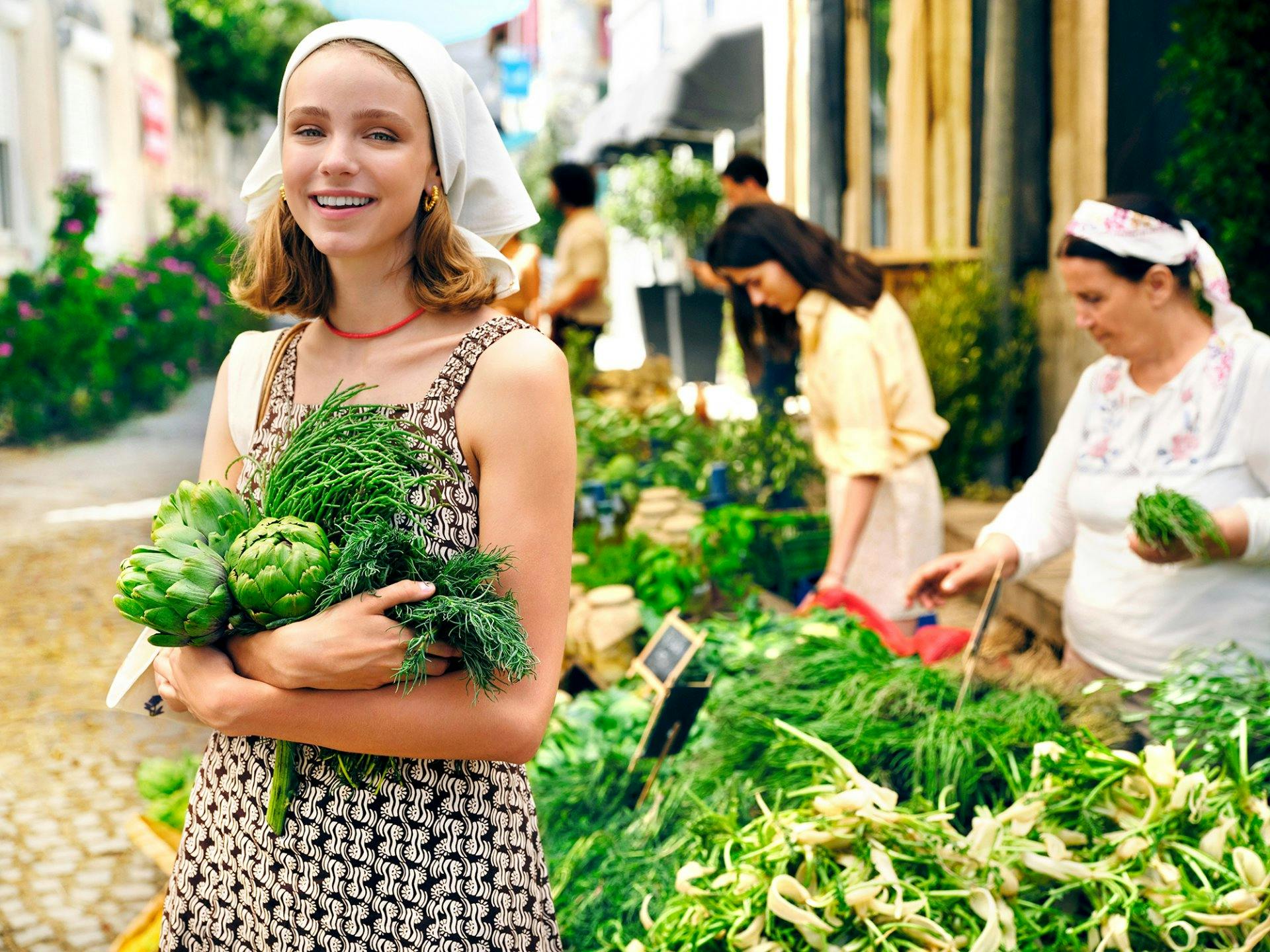 Koste das regionale und frische Gemüse auf dem Markt in Alaçatı.
