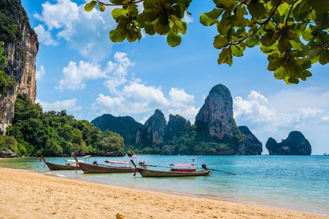 Das Markenzeichen von Krabi: Die schroffen Kalksteinfelsen.