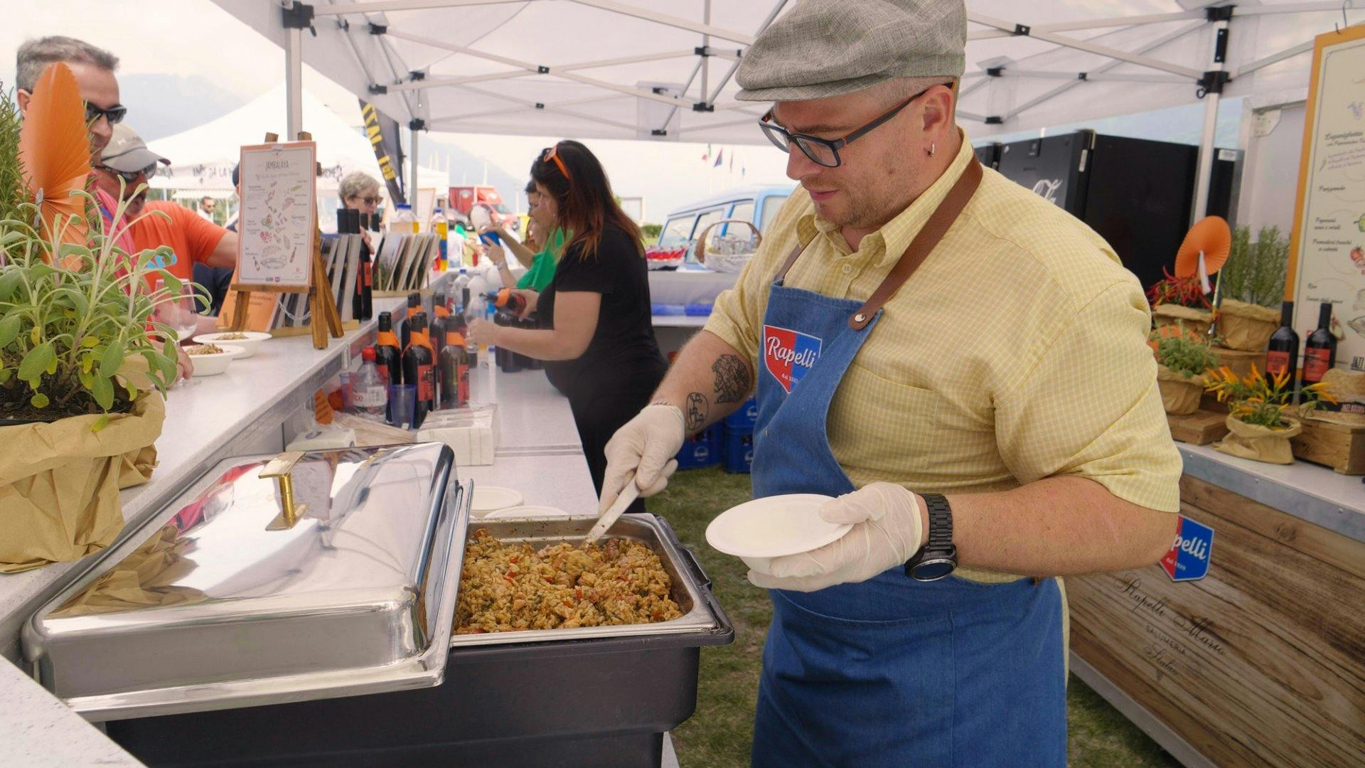 Auf dem neun Kilometer langen Parcours erwarten Sie sieben kulinarische Etappen.
