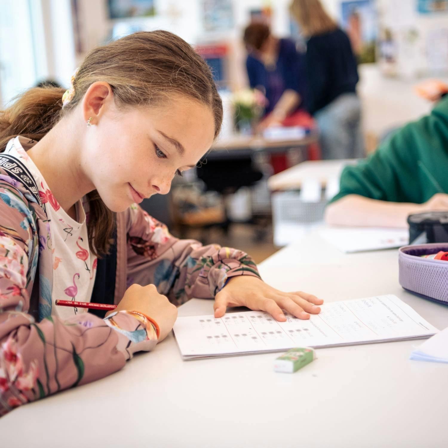 Die Schülerinnen und Schüler können sich in einer ruhigen Atmosphäre weiterentwickeln.