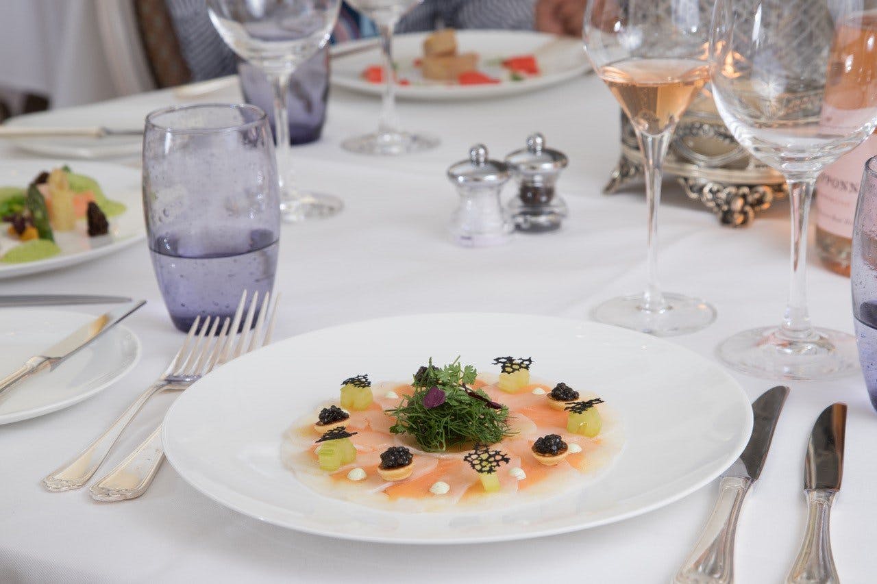 Auf die Qualität des Essens wird genauso viel Wert gelegt wie auf die Qualität des Krimis. Zusammen entsteht ein perfekter Abend.